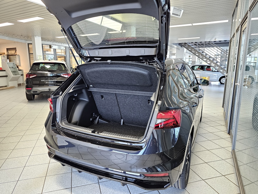 Skoda Fabia  bei Hoffmann Automobile in Wolfsburg kaufen und sofort mitnehmen - Bild 2