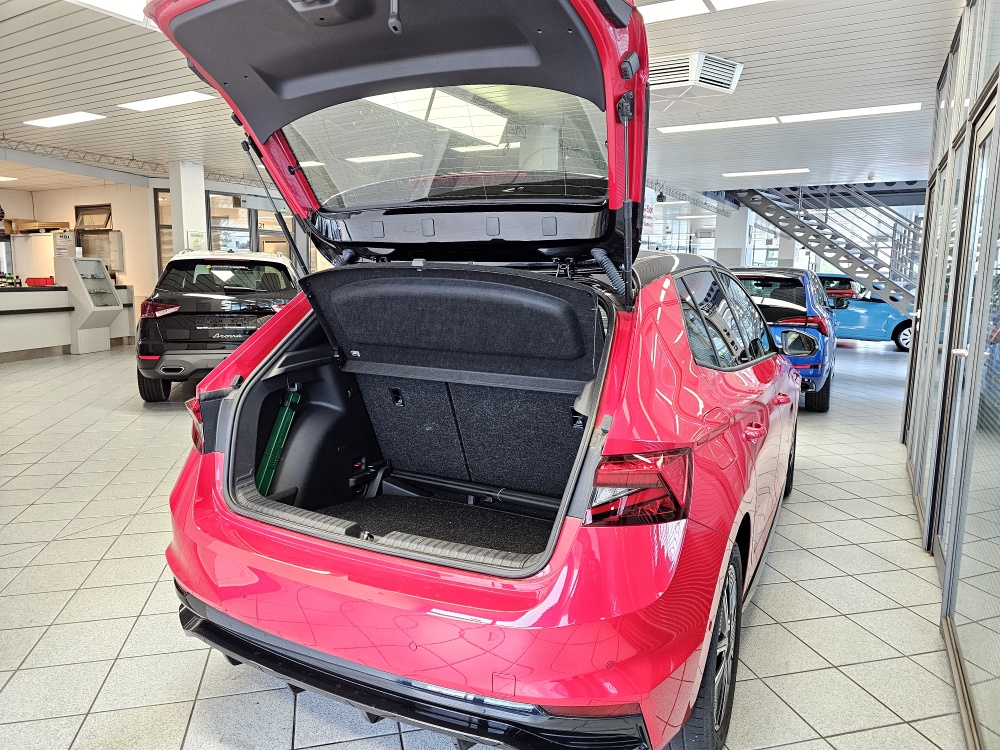 Skoda Fabia  bei Hoffmann Automobile in Wolfsburg kaufen und sofort mitnehmen - Bild 2