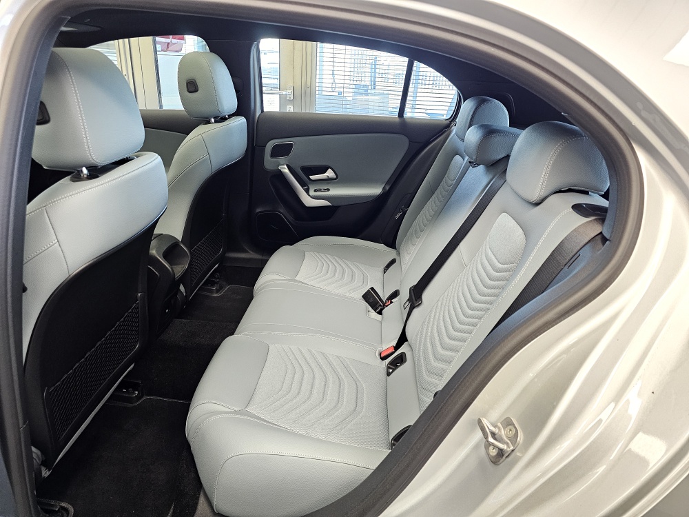 Mercedes-Benz A 200  bei Hoffmann Automobile in Wolfsburg kaufen und sofort mitnehmen - Bild 5