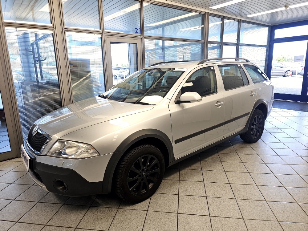 Skoda Octavia Combi SCOUT für nur 3.900,- € bei Hoffmann Automobile in Wolfsburg kaufen und sofort mitnehmen