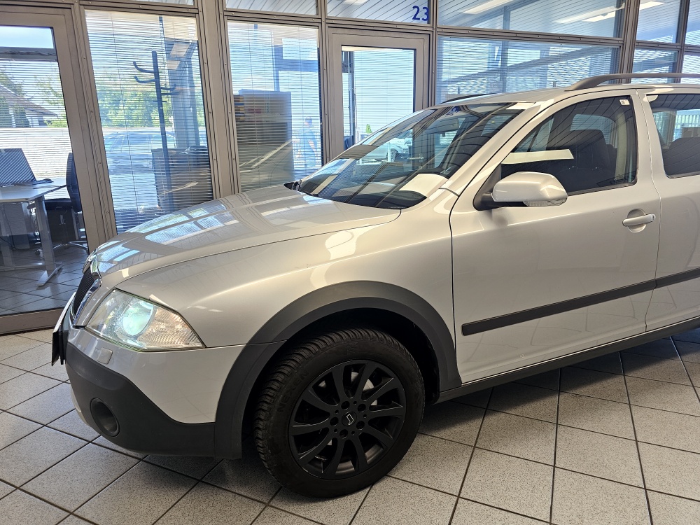 Skoda Octavia Combi  bei Hoffmann Automobile in Wolfsburg kaufen und sofort mitnehmen - Bild 15