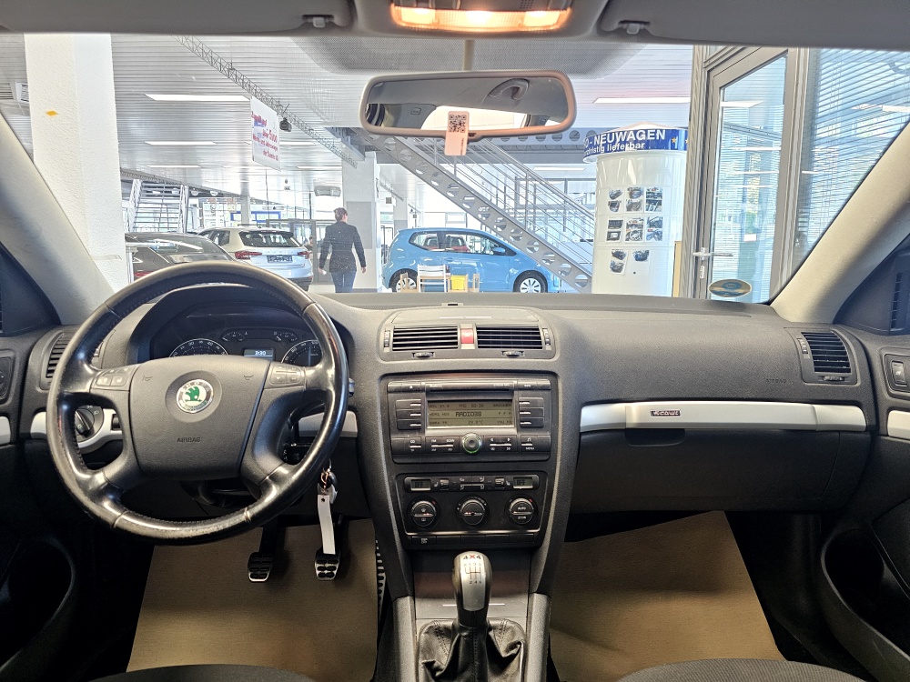Skoda Octavia Combi  bei Hoffmann Automobile in Wolfsburg kaufen und sofort mitnehmen - Bild 7