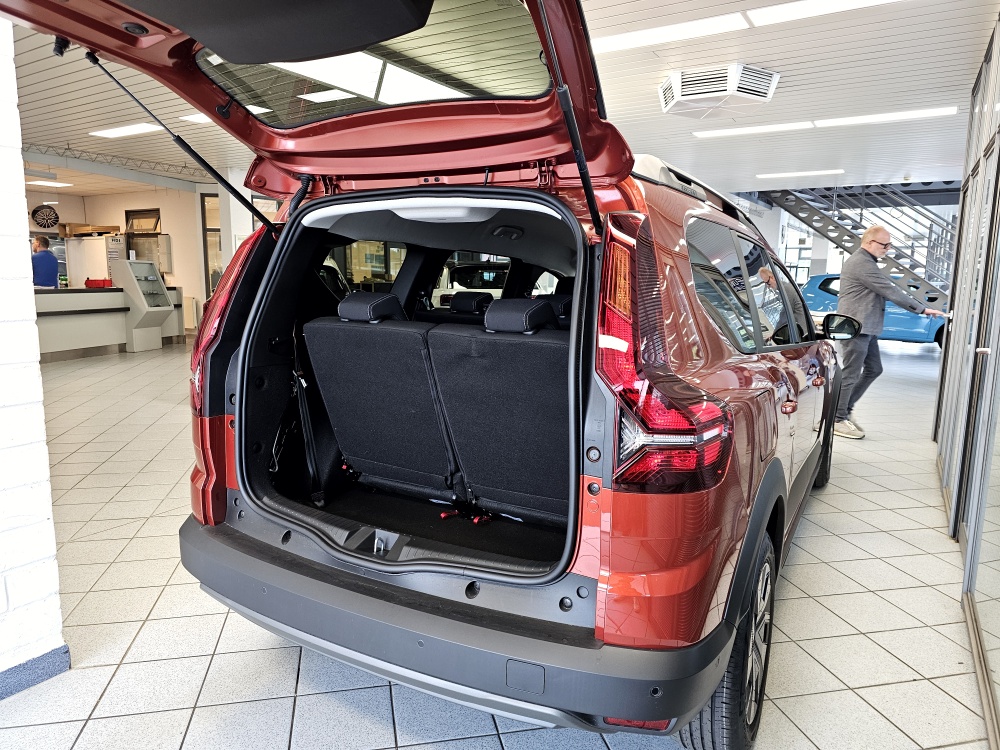 Dacia Jogger  bei Hoffmann Automobile in Wolfsburg kaufen und sofort mitnehmen - Bild 2