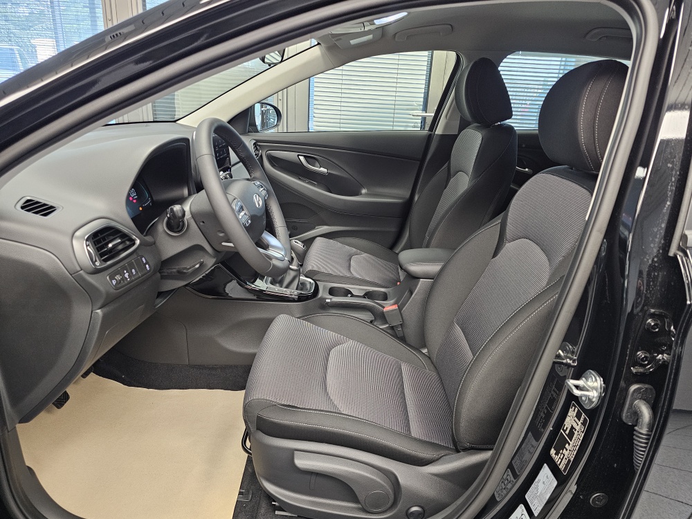Hyundai i30 Kombi  bei Hoffmann Automobile in Wolfsburg kaufen und sofort mitnehmen - Bild 18