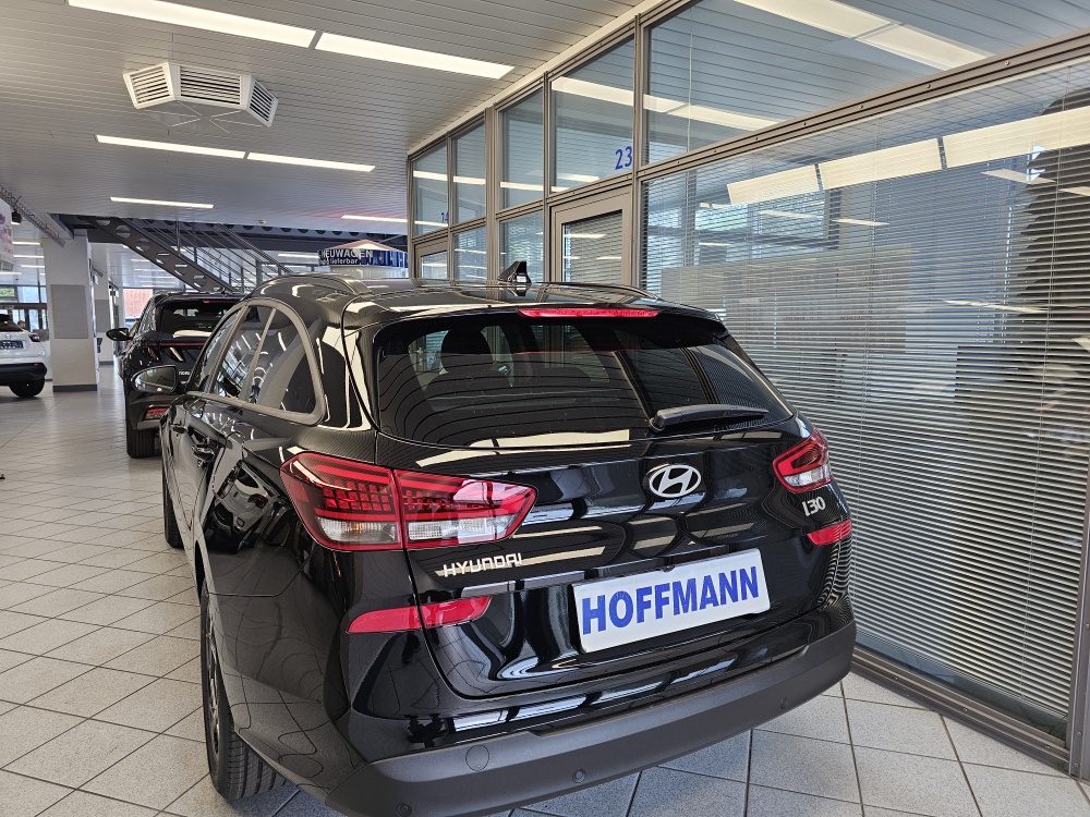 Hyundai i30 Kombi  bei Hoffmann Automobile in Wolfsburg kaufen und sofort mitnehmen - Bild 3