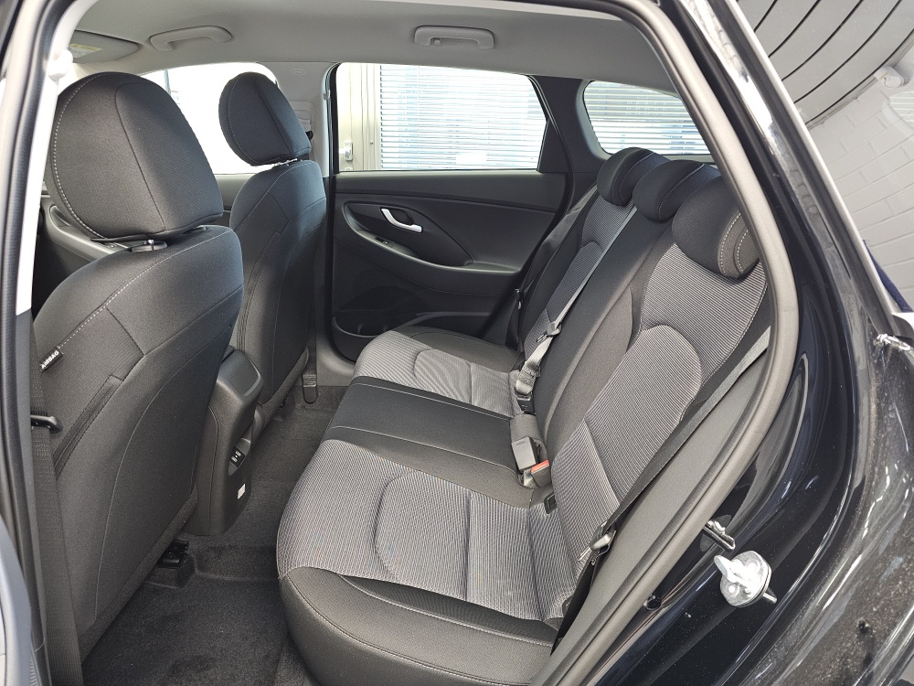 Hyundai i30 Kombi  bei Hoffmann Automobile in Wolfsburg kaufen und sofort mitnehmen - Bild 4