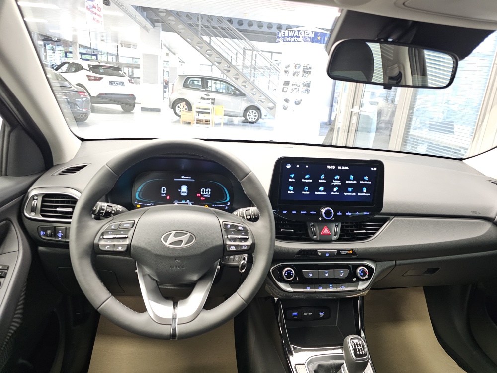 Hyundai i30 Kombi  bei Hoffmann Automobile in Wolfsburg kaufen und sofort mitnehmen - Bild 16