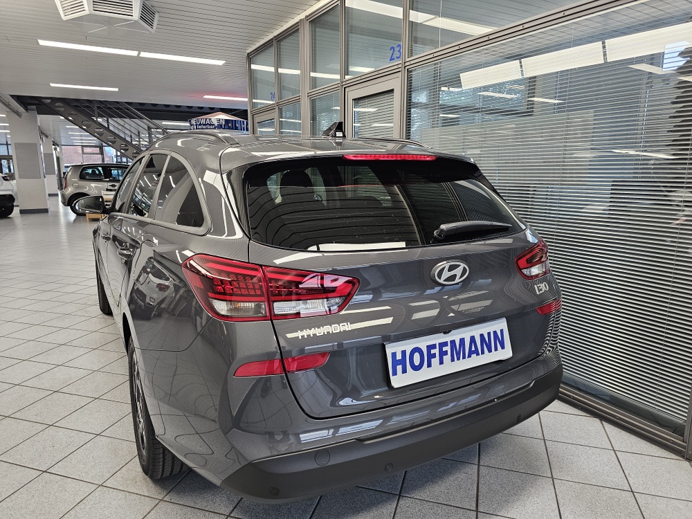 Hyundai i30 Kombi  bei Hoffmann Automobile in Wolfsburg kaufen und sofort mitnehmen - Bild 3