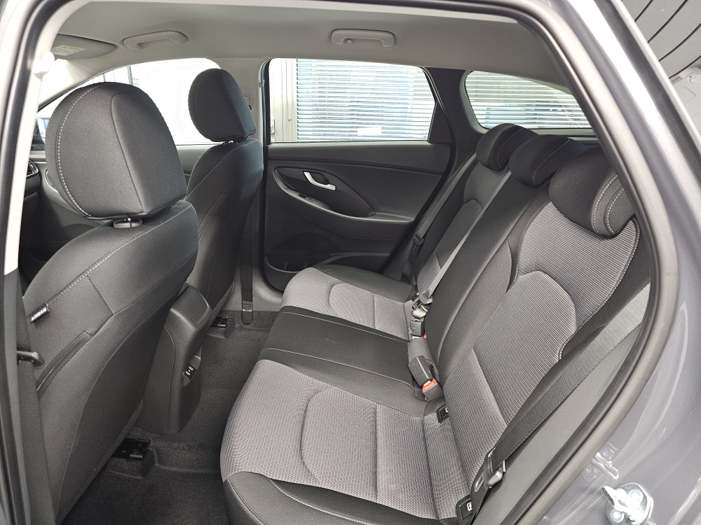 Hyundai i30 Kombi  bei Hoffmann Automobile in Wolfsburg kaufen und sofort mitnehmen - Bild 4