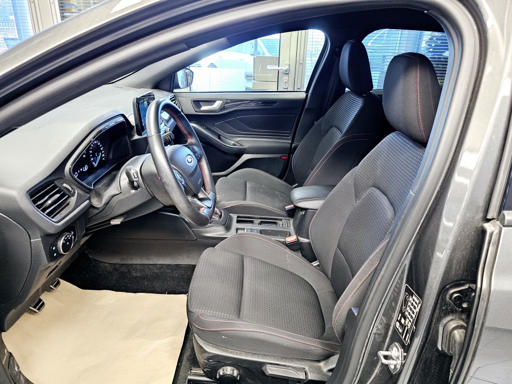 Ford Focus Turnier  bei Hoffmann Automobile in Wolfsburg kaufen und sofort mitnehmen - Bild 13