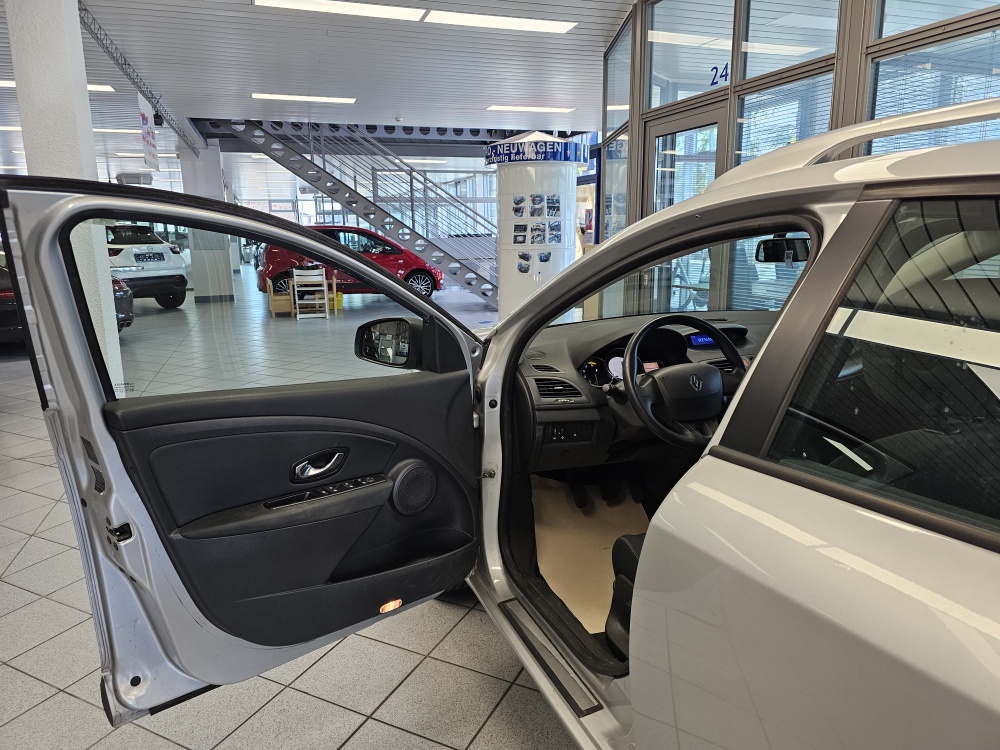 Renault Megane Grandtour  bei Hoffmann Automobile in Wolfsburg kaufen und sofort mitnehmen - Bild 12