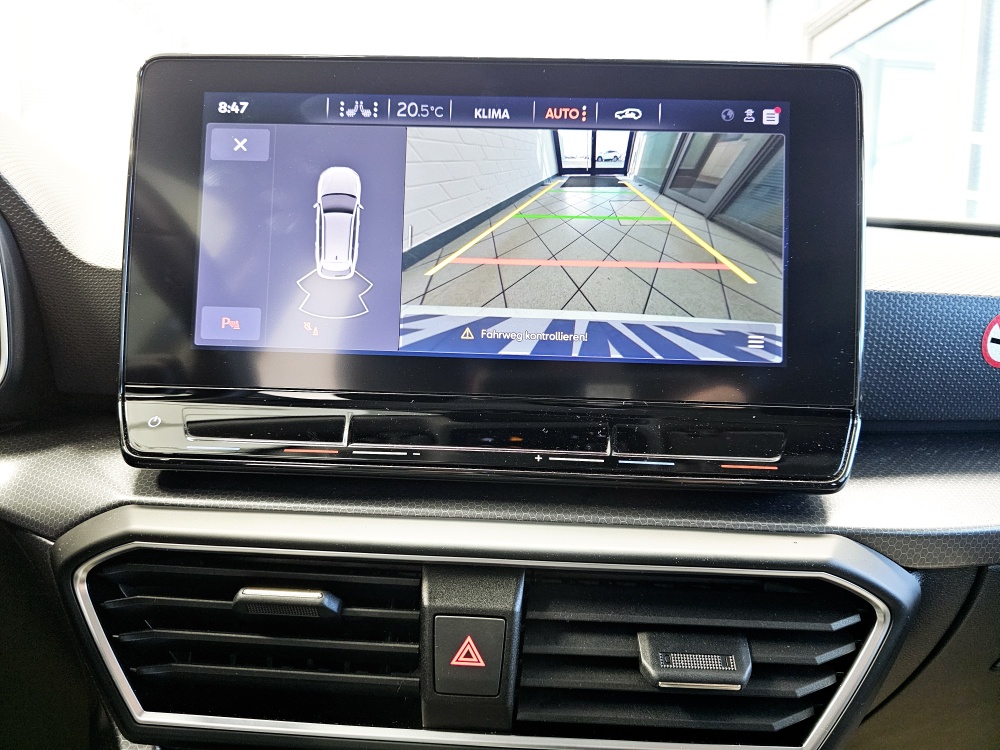 Seat Leon Sportstourer  ST  bei Hoffmann Automobile in Wolfsburg kaufen und sofort mitnehmen - Bild 11