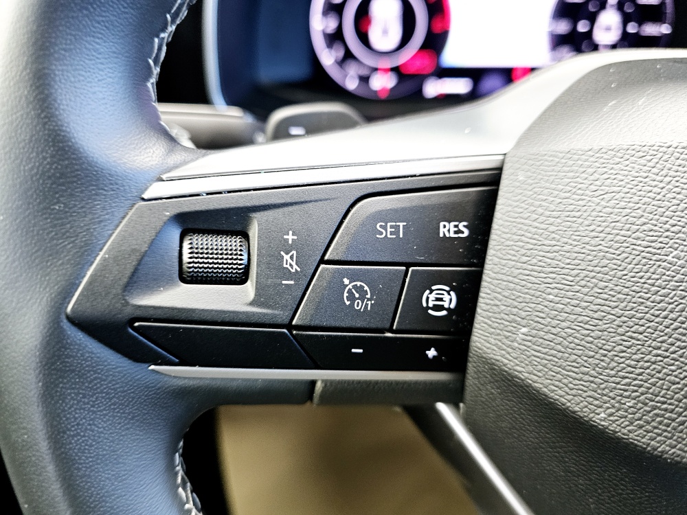 Seat Leon Sportstourer  ST  bei Hoffmann Automobile in Wolfsburg kaufen und sofort mitnehmen - Bild 13