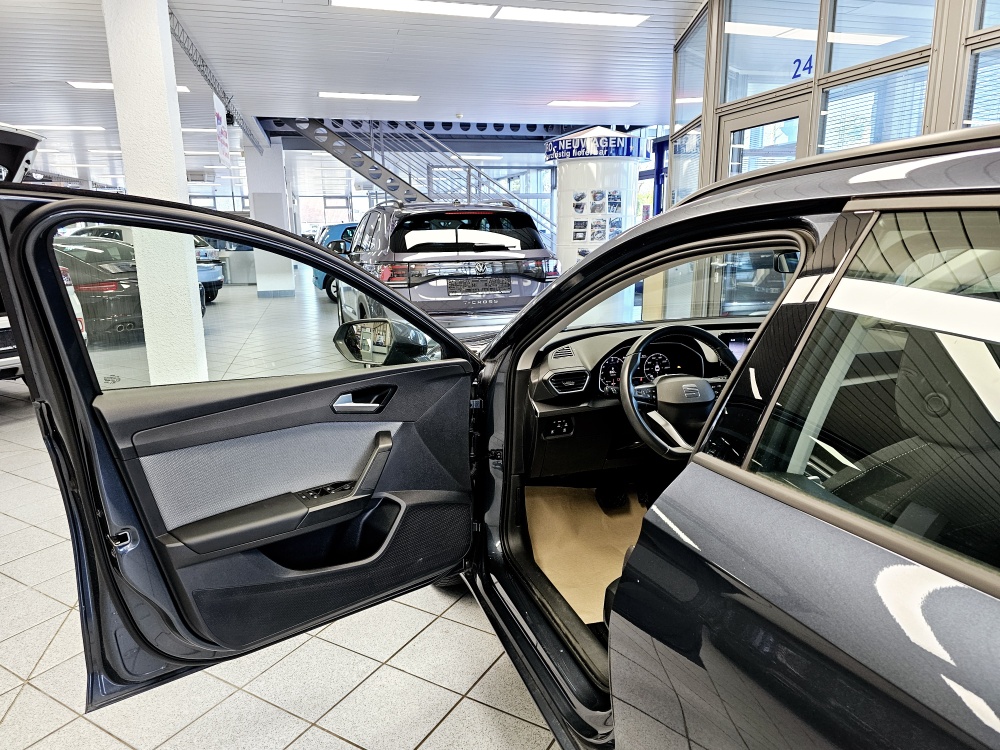 Seat Leon Sportstourer  ST  bei Hoffmann Automobile in Wolfsburg kaufen und sofort mitnehmen - Bild 18
