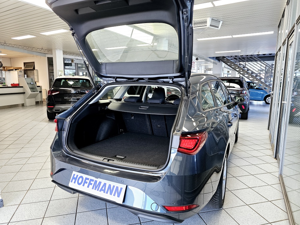 Seat Leon Sportstourer  ST  bei Hoffmann Automobile in Wolfsburg kaufen und sofort mitnehmen - Bild 2
