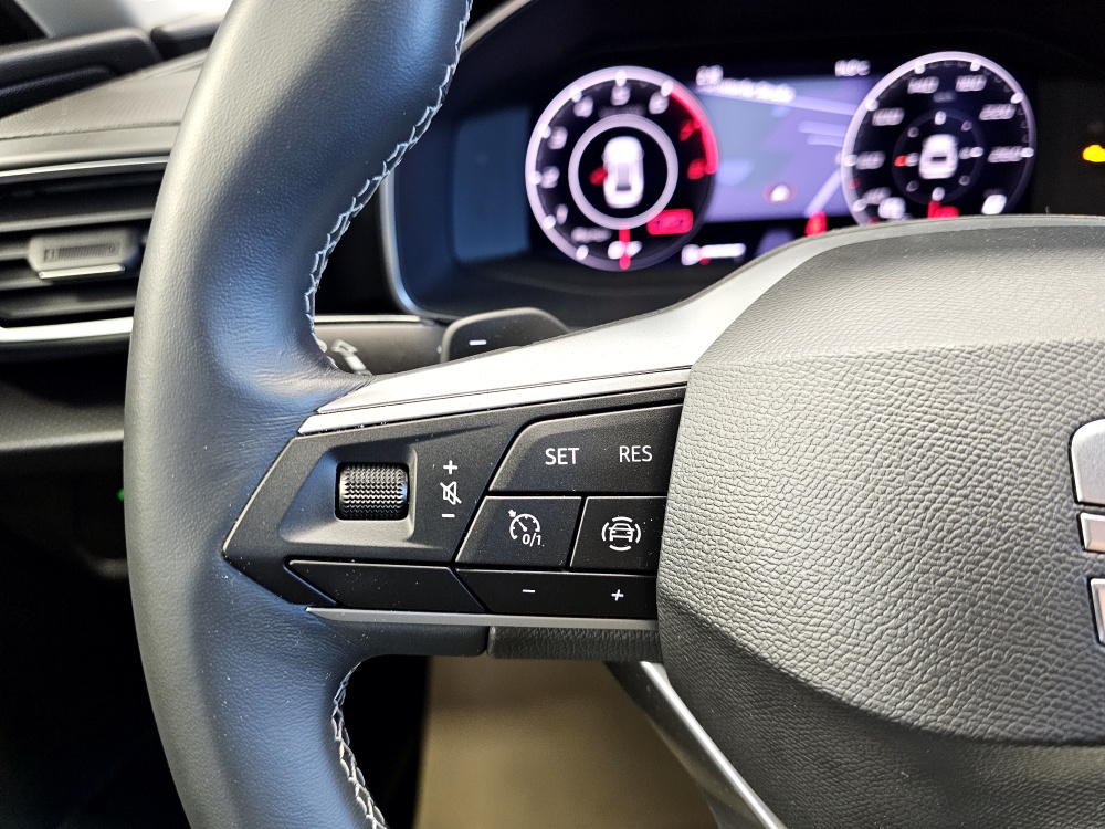 Seat Leon Sportstourer  ST  bei Hoffmann Automobile in Wolfsburg kaufen und sofort mitnehmen - Bild 12