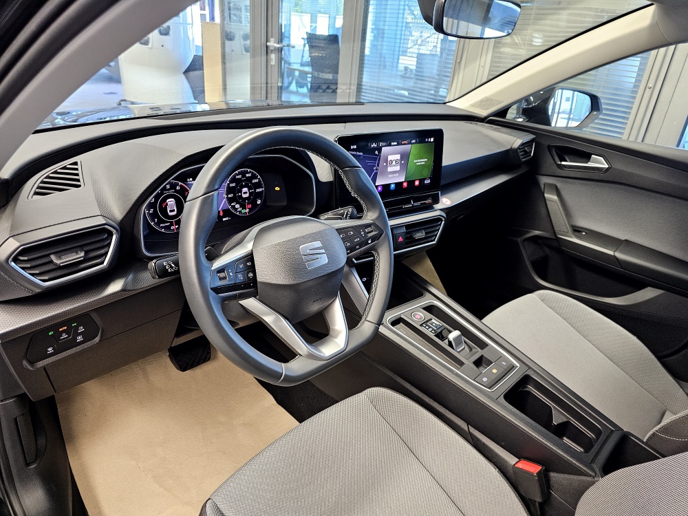 Seat Leon Sportstourer  ST  bei Hoffmann Automobile in Wolfsburg kaufen und sofort mitnehmen - Bild 15