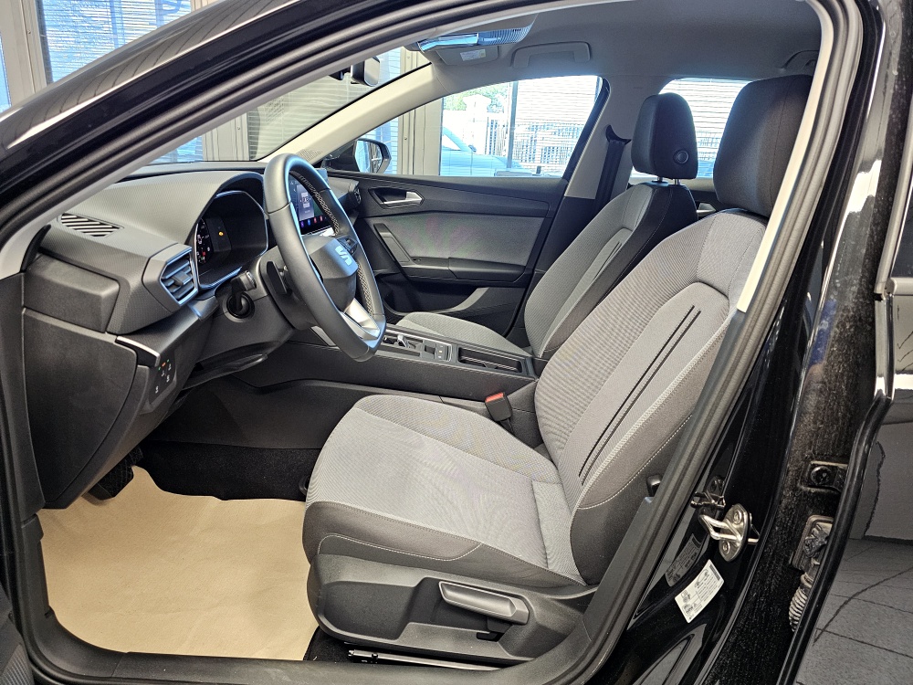 Seat Leon Sportstourer  ST  bei Hoffmann Automobile in Wolfsburg kaufen und sofort mitnehmen - Bild 16