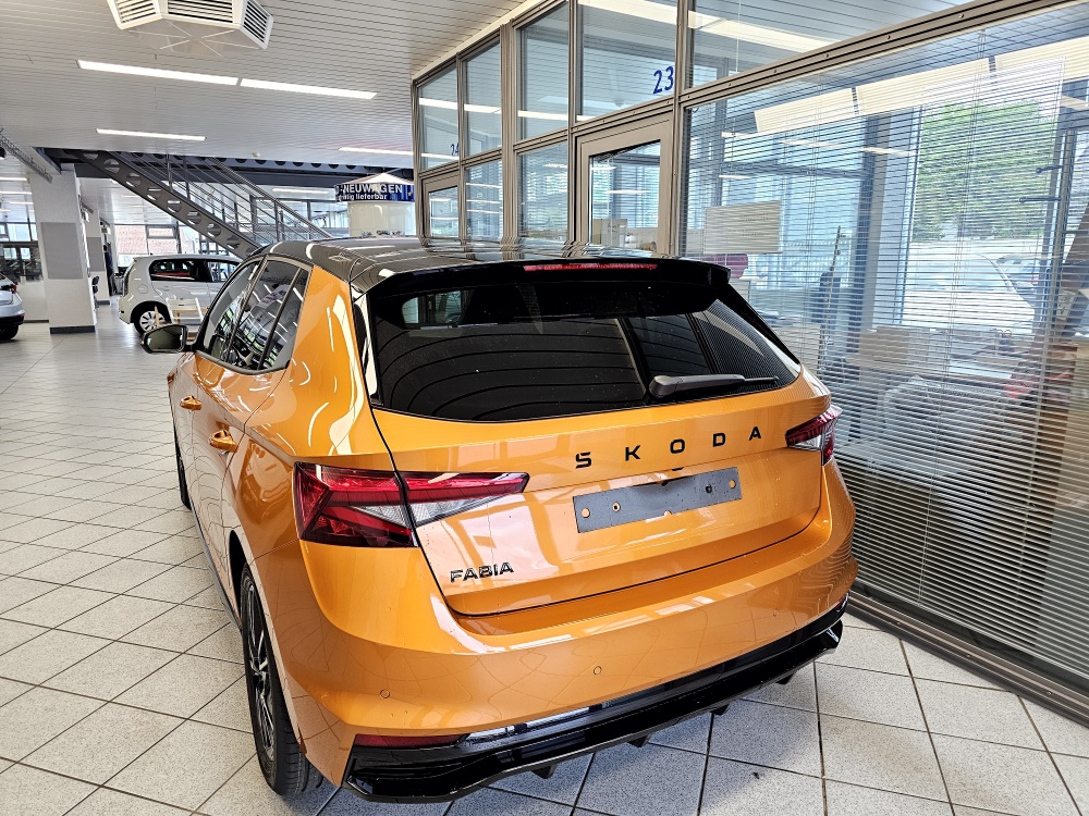 Skoda Fabia  bei Hoffmann Automobile in Wolfsburg kaufen und sofort mitnehmen - Bild 4