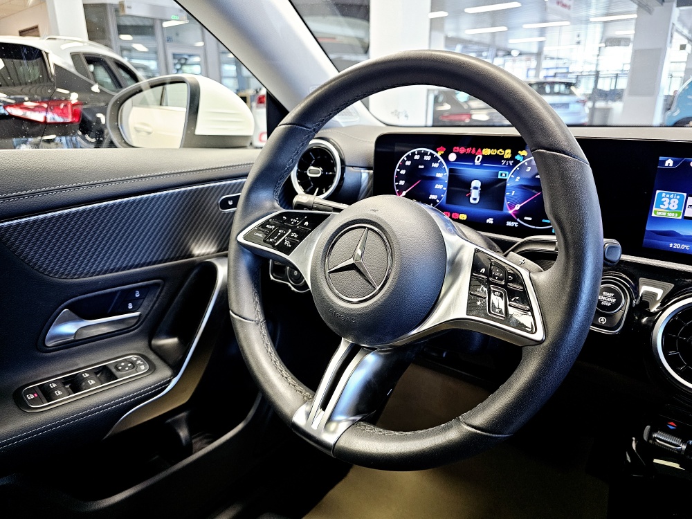Mercedes-Benz CLA 180  bei Hoffmann Automobile in Wolfsburg kaufen und sofort mitnehmen - Bild 12