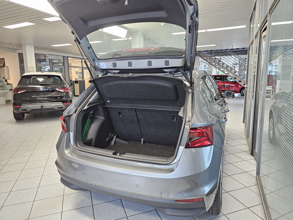 Skoda Fabia  bei Hoffmann Automobile in Wolfsburg kaufen und sofort mitnehmen - Bild 2