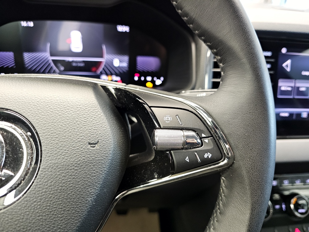 Skoda Karoq  bei Hoffmann Automobile in Wolfsburg kaufen und sofort mitnehmen - Bild 15
