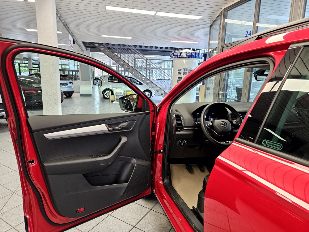 Skoda Karoq  bei Hoffmann Automobile in Wolfsburg kaufen und sofort mitnehmen - Bild 19