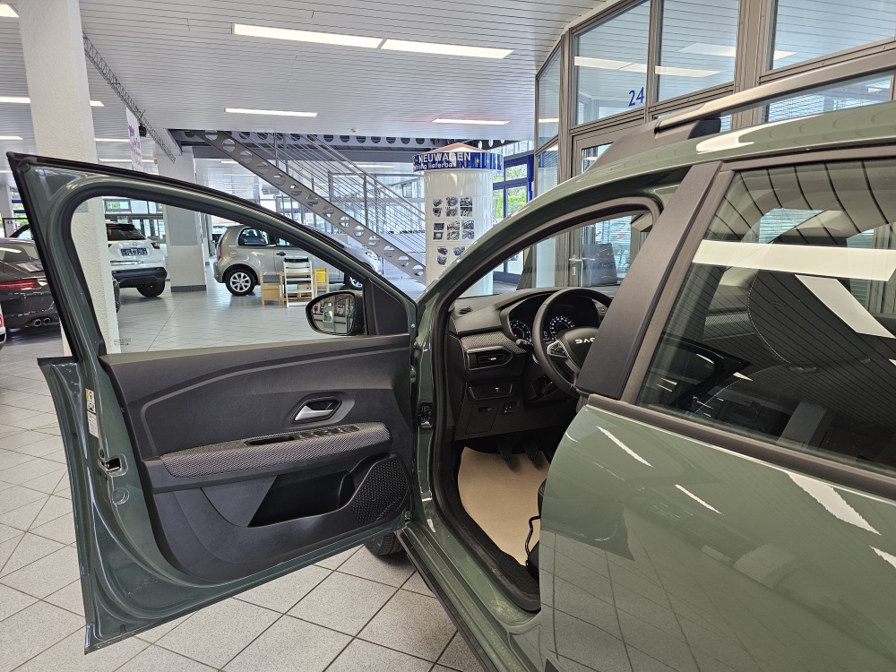 Dacia Sandero  bei Hoffmann Automobile in Wolfsburg kaufen und sofort mitnehmen - Bild 11