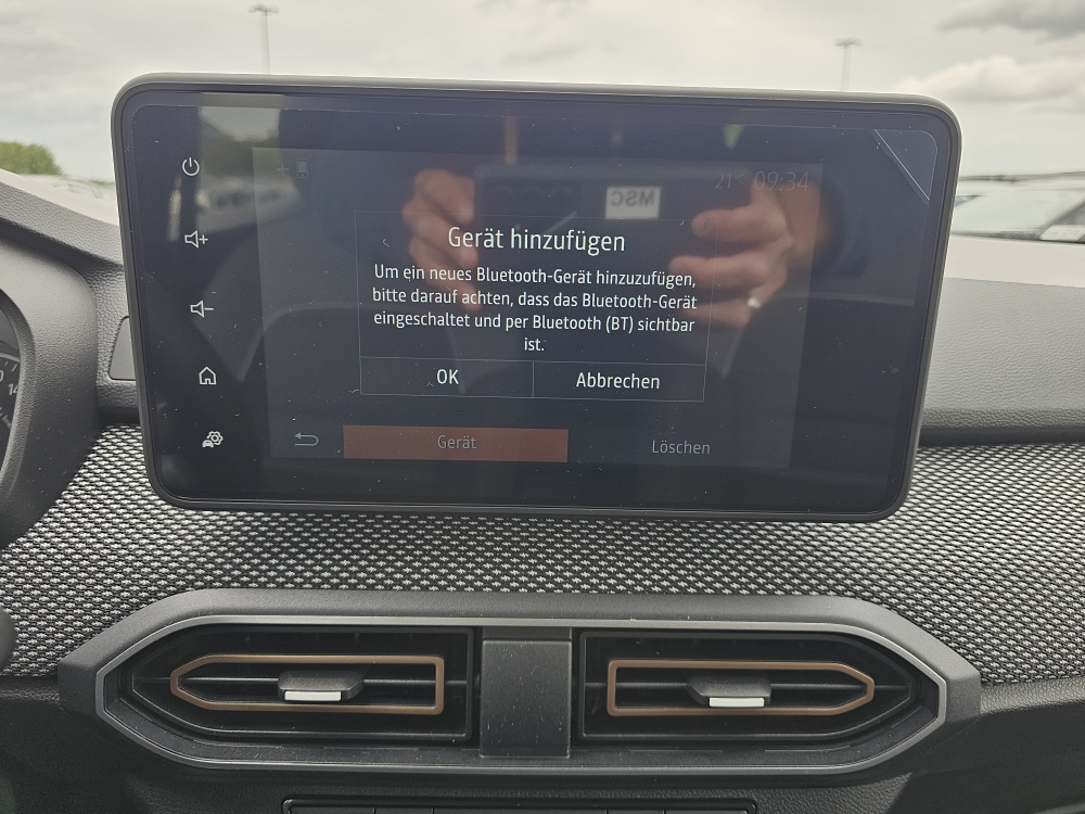 Dacia Sandero  bei Hoffmann Automobile in Wolfsburg kaufen und sofort mitnehmen - Bild 16