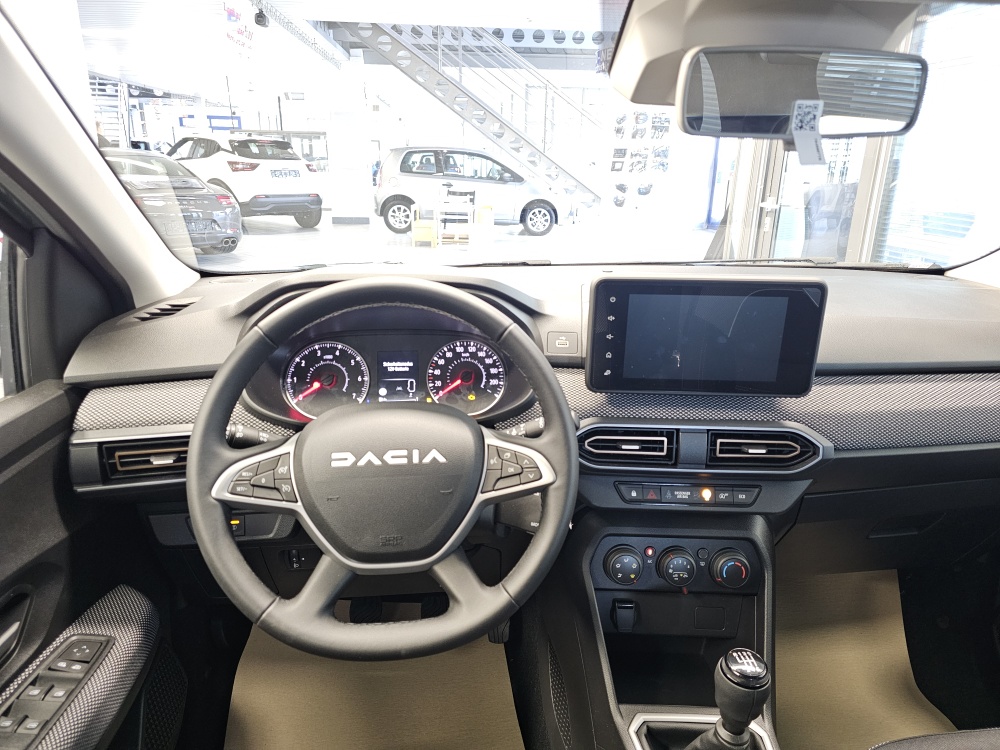 Dacia Sandero  bei Hoffmann Automobile in Wolfsburg kaufen und sofort mitnehmen - Bild 8