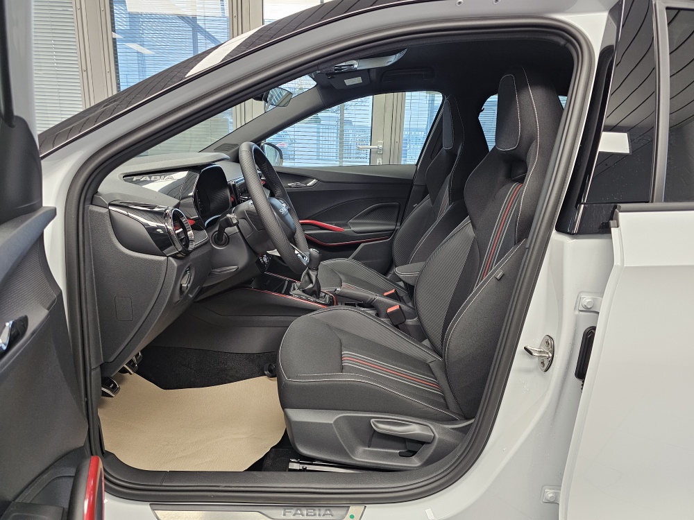 Skoda Fabia  bei Hoffmann Automobile in Wolfsburg kaufen und sofort mitnehmen - Bild 23