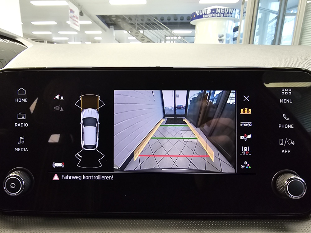 Skoda Fabia  bei Hoffmann Automobile in Wolfsburg kaufen und sofort mitnehmen - Bild 16