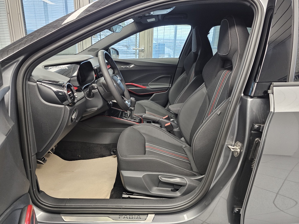 Skoda Fabia  bei Hoffmann Automobile in Wolfsburg kaufen und sofort mitnehmen - Bild 23