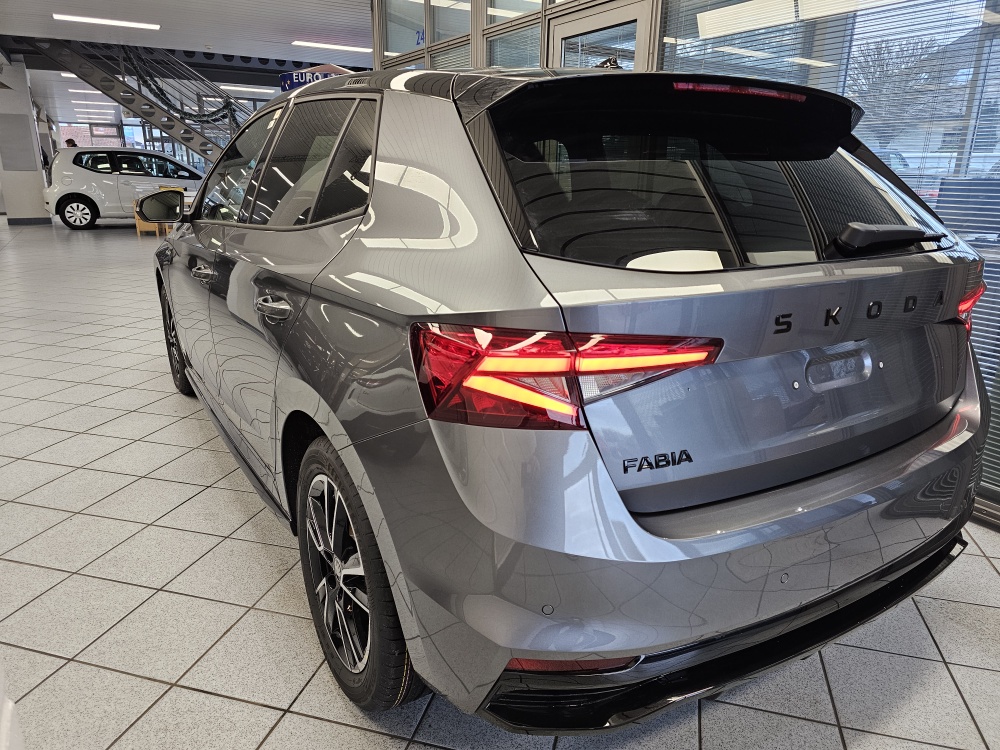 Skoda Fabia  bei Hoffmann Automobile in Wolfsburg kaufen und sofort mitnehmen - Bild 3