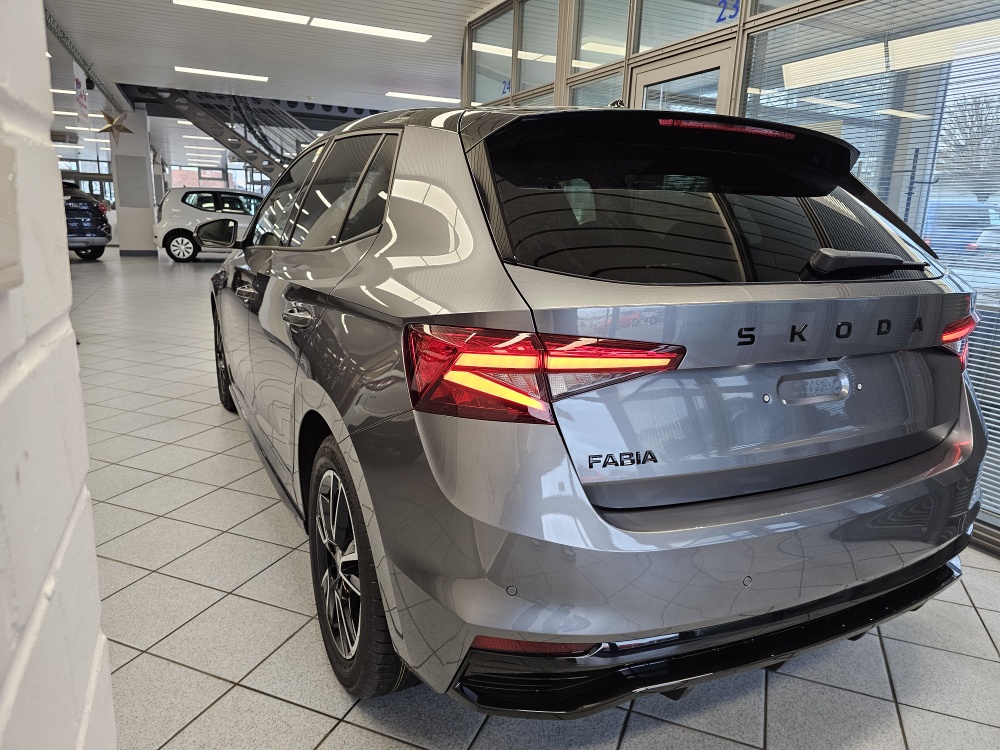 Skoda Fabia  bei Hoffmann Automobile in Wolfsburg kaufen und sofort mitnehmen - Bild 3