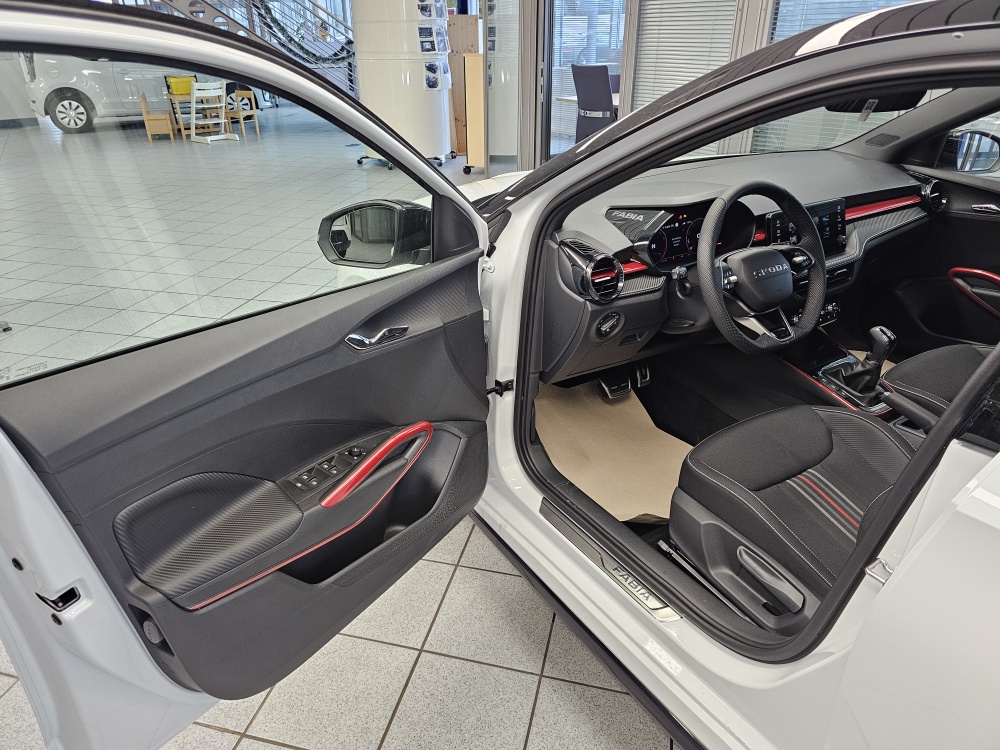 Skoda Fabia  bei Hoffmann Automobile in Wolfsburg kaufen und sofort mitnehmen - Bild 25