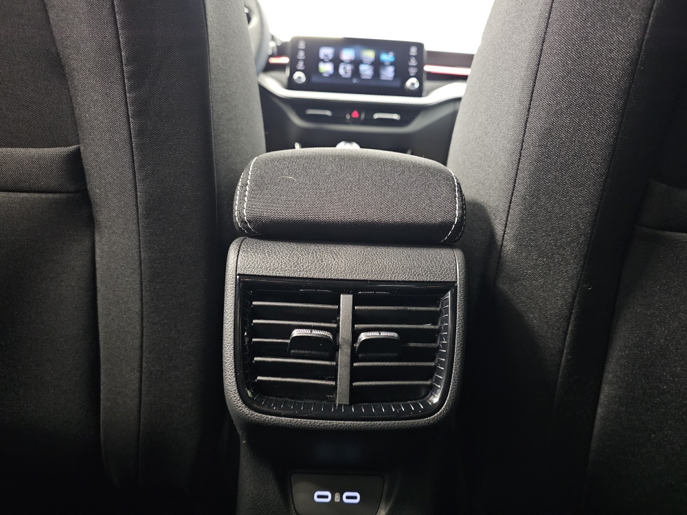 Skoda Fabia  bei Hoffmann Automobile in Wolfsburg kaufen und sofort mitnehmen - Bild 5