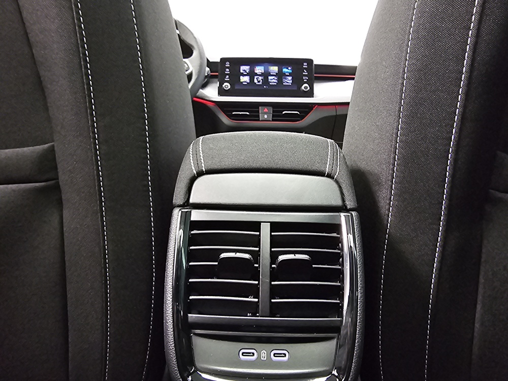 Skoda Kamiq  bei Hoffmann Automobile in Wolfsburg kaufen und sofort mitnehmen - Bild 7