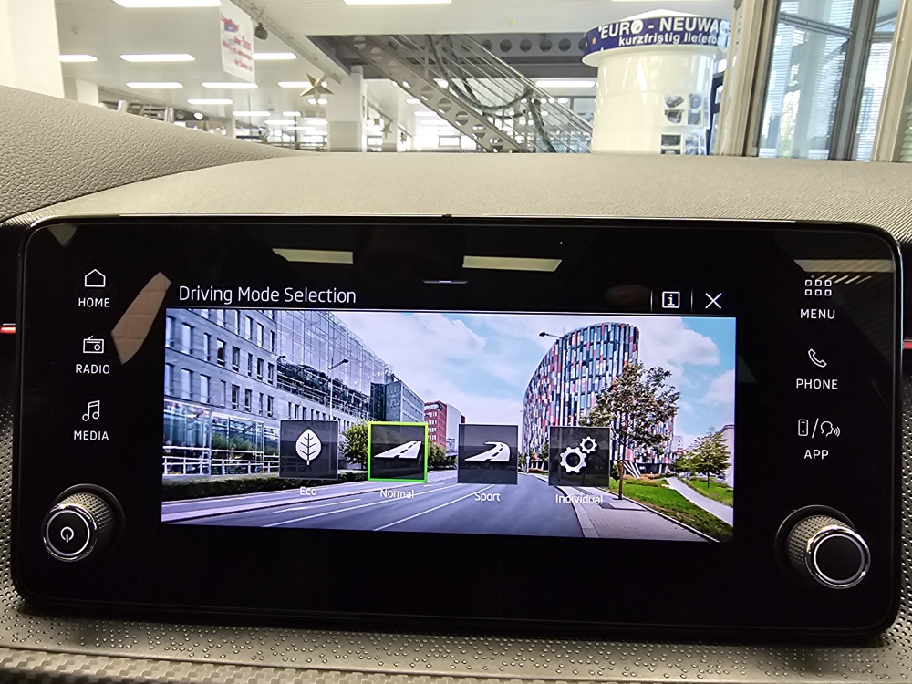 Skoda Kamiq  bei Hoffmann Automobile in Wolfsburg kaufen und sofort mitnehmen - Bild 20