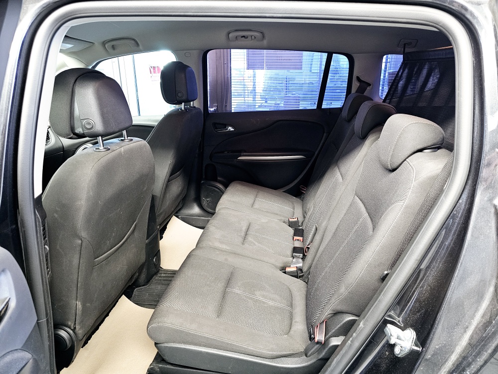 Opel Zafira Tourer  bei Hoffmann Automobile in Wolfsburg kaufen und sofort mitnehmen - Bild 4