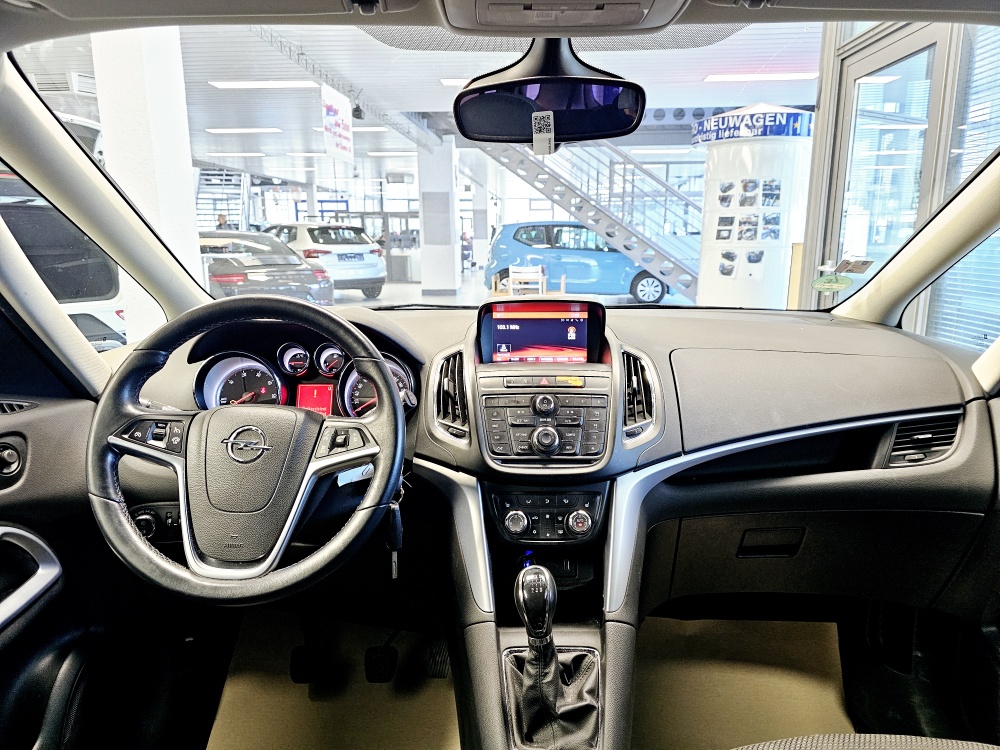 Opel Zafira Tourer  bei Hoffmann Automobile in Wolfsburg kaufen und sofort mitnehmen - Bild 5