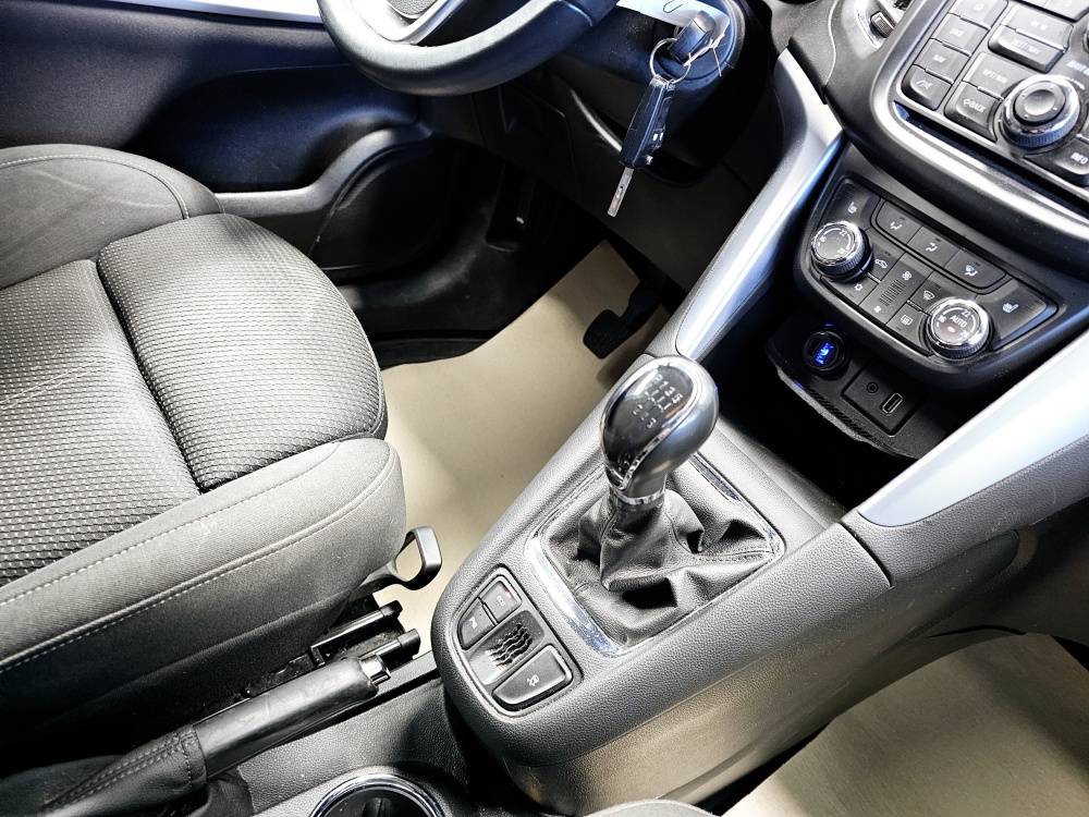 Opel Zafira Tourer  bei Hoffmann Automobile in Wolfsburg kaufen und sofort mitnehmen - Bild 6