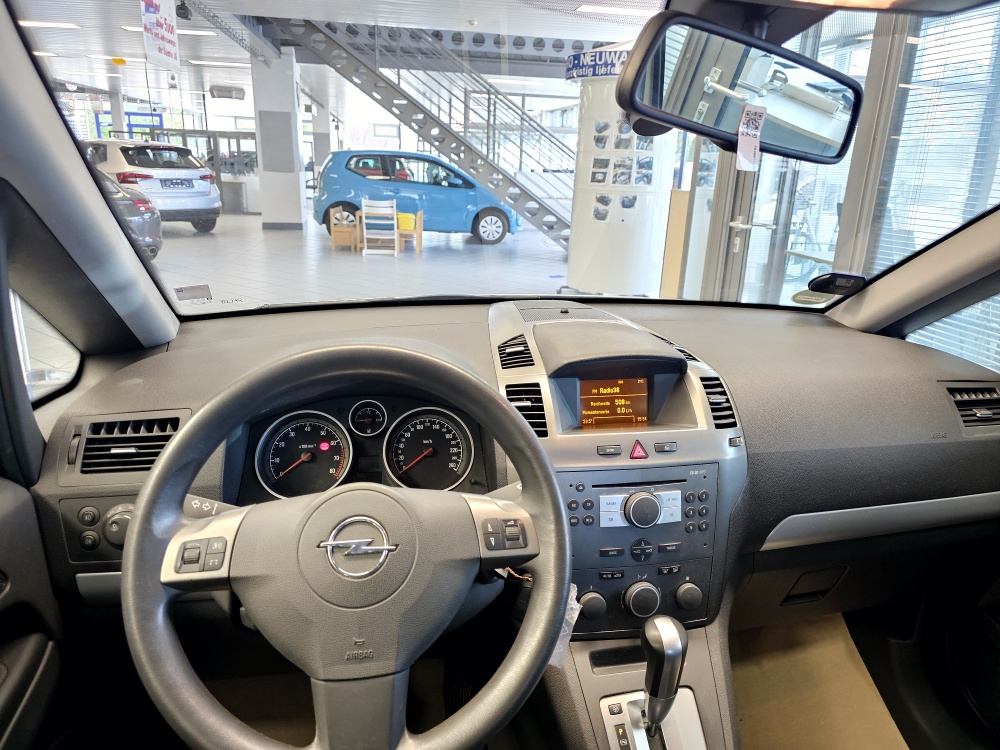 Opel Zafira  bei Hoffmann Automobile in Wolfsburg kaufen und sofort mitnehmen - Bild 12