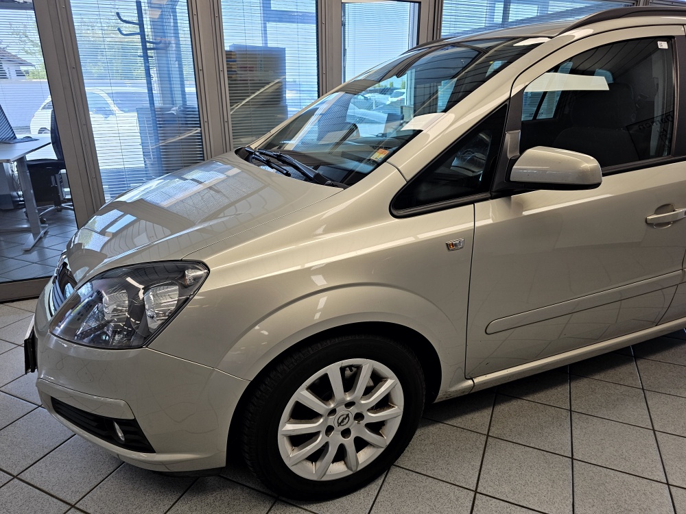 Opel Zafira  bei Hoffmann Automobile in Wolfsburg kaufen und sofort mitnehmen - Bild 15
