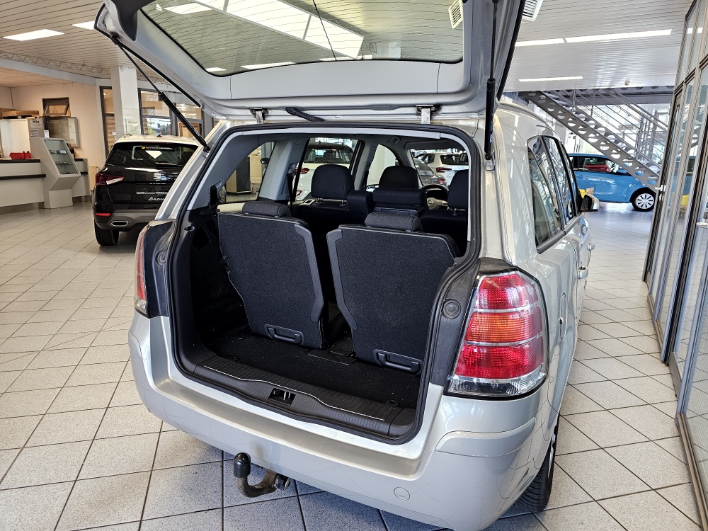 Opel Zafira  bei Hoffmann Automobile in Wolfsburg kaufen und sofort mitnehmen - Bild 2