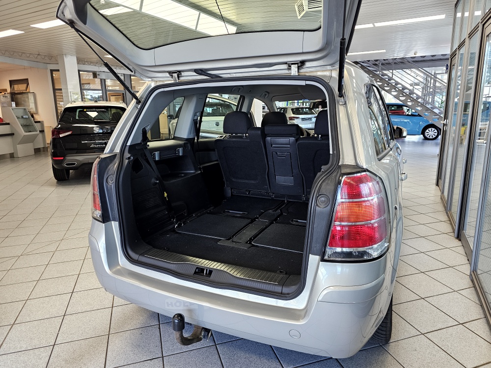 Opel Zafira  bei Hoffmann Automobile in Wolfsburg kaufen und sofort mitnehmen - Bild 4