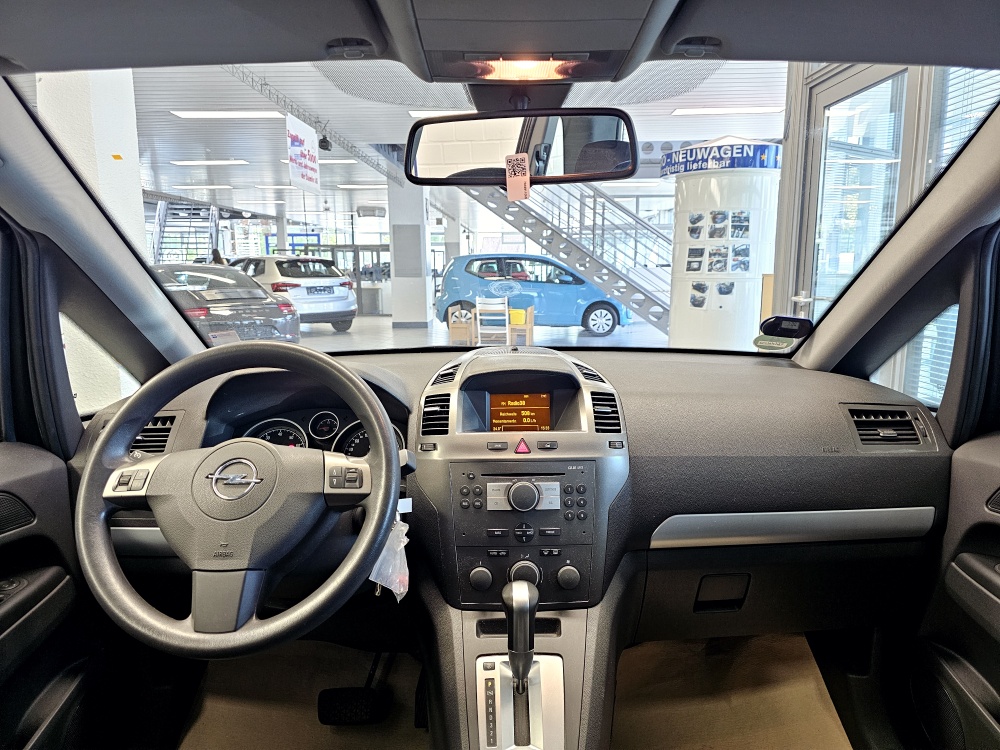 Opel Zafira  bei Hoffmann Automobile in Wolfsburg kaufen und sofort mitnehmen - Bild 8
