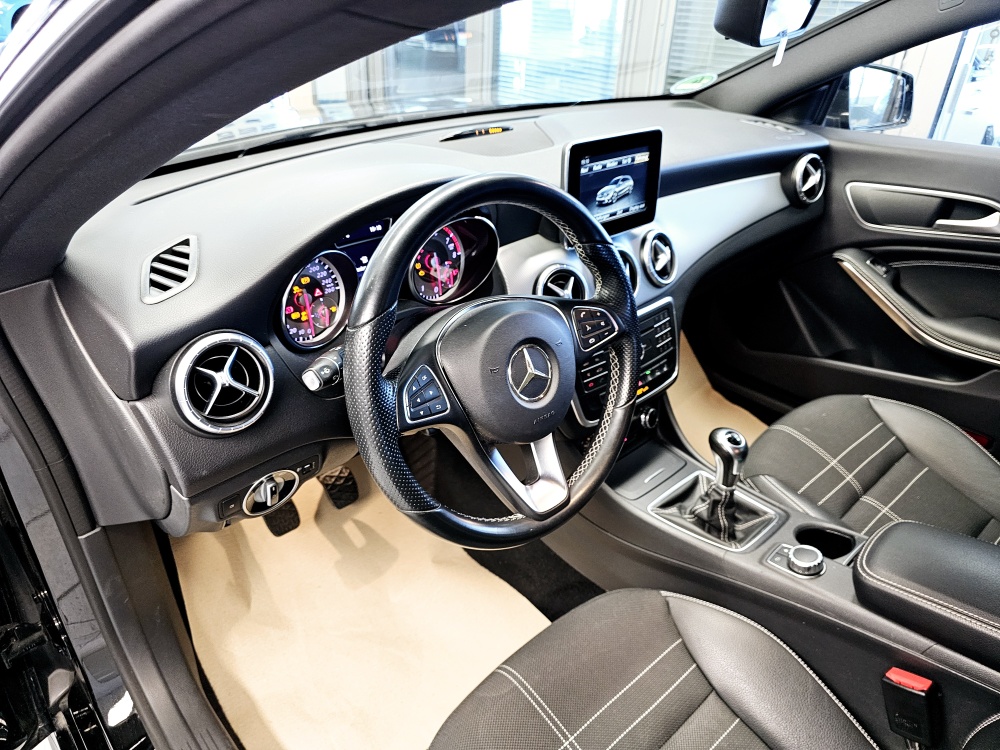 Mercedes-Benz CLA 180 Shooting Brake  bei Hoffmann Automobile in Wolfsburg kaufen und sofort mitnehmen - Bild 12