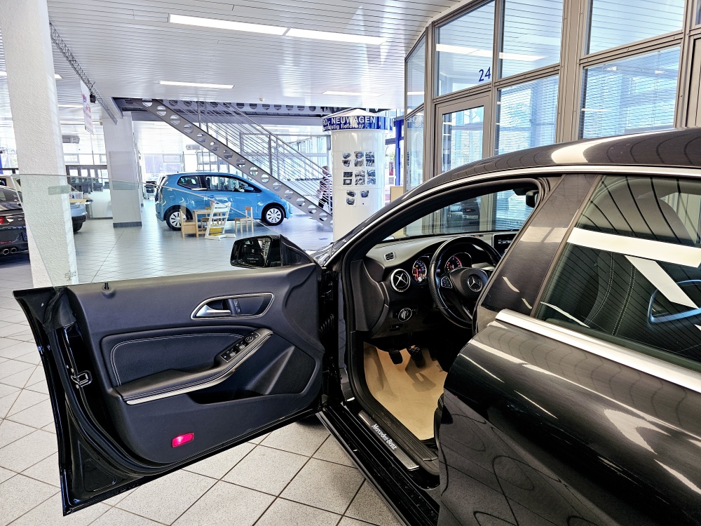 Mercedes-Benz CLA 180 Shooting Brake  bei Hoffmann Automobile in Wolfsburg kaufen und sofort mitnehmen - Bild 14