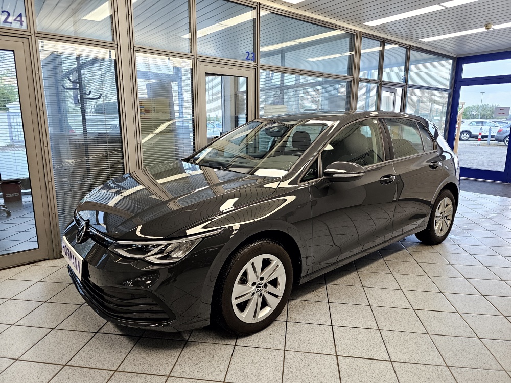 VW Golf  für nur 18.700,- € bei Hoffmann Automobile in Wolfsburg kaufen und sofort mitnehmen